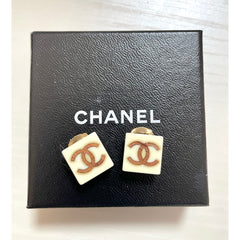 Vintage CHANEL ivory color square earrings with wooden CC mark. Rare must-have jewelry piece. Inlay artwork. Great vintage gift. 060118ya1
