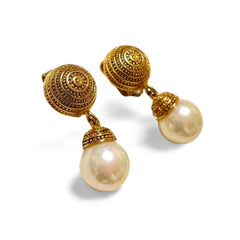 Vintage Nina Ricci golden and white faux pearl dangling earrings. Classic and beautiful jewelry piece. 060421ya