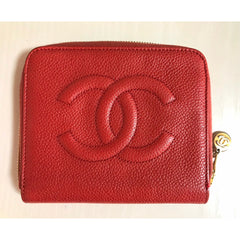 Vintage CHANEL red caviar skin round zipper wallet with CC stitch mark.  Best vintage gift. 0502061