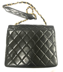 Vintage Chanel classic large black lambskin 2.55 square shape chain shoulder bag with golden large CC closure. Must have purse. 0404081