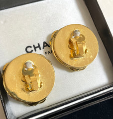 Vintage CHANEL large golden round earrings with faux pearl and CC motifs. Big size earrings. 050601ya4