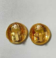 Vintage CHANEL golden round earrings with CC mark. Classic vintage Chanel jewelry. 050723ya1