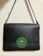 Vintage Louis Vuitton rare black epi mod shoulder bag with green bullseye. Unique epi purse. 0410282