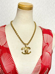 MINT. Vintage CHANEL golden chain necklace with large CC mark logo pendant top. Gorgeous jewelry. Best gift idea. 0409291