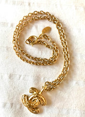 Vintage CHANEL classic chain necklace with mini matelasse CC mark pendant top. Gorgeous masterpiece jewelry. 040220ya2