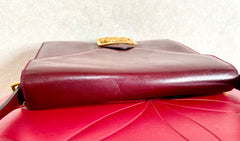 Vintage Celine wine red shoulder bag with clutch purse with golden carriage logo. Perfect elegance for your daily use. 050326rk1
