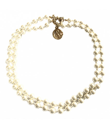 MINT. Vintage Moschino, Cheap and Chic Bijoux, double layer faux pearl necklace with golden logo charm. Rare and unique jewelry.0404042
