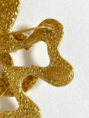 Vintage Chanel large flower clover brooch with CC mark. Gorgeous masterpiece jewelry. 0408244