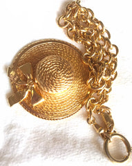 Vintage CHANEL golden chain necklace with dangling hat top. Gorgeous vintage masterpiece. 0406016