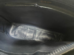 Vintage Celine navy genuine leather shoulder bag with golden logo. Perfect elegance for your daily use. 0410245