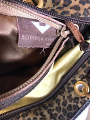 Vintage Bottega Veneta brown leopard handbag with golden handles. Can be worn on a shoulder with strap. 0404052re1