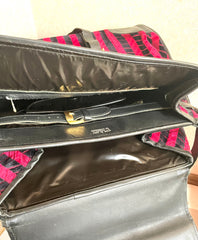 Vintage Roberta di Camerino red and black velvet chevron kelly handbag with golden logo motif. Rare masterpiece purse. 0501101ac