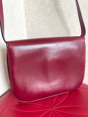 MINT. Vintage Celine wine red leather shoulder bag, clutch purse with wine and golden logo. Perfect elegance for your daily use. 050215ya1