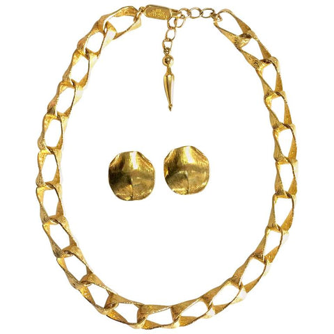 MINT. Vintage Christian Aujard rare golden paisley engraved chain necklace and round earring set. Gorgeous jewelry gift from Paris. 060620r2