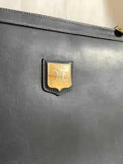 Vintage Celine navy genuine leather shoulder bag with golden logo. Perfect elegance for your daily use. 0410245