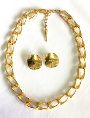 MINT. Vintage Christian Aujard rare golden paisley engraved chain necklace and round earring set. Gorgeous jewelry gift from Paris. 060620r2