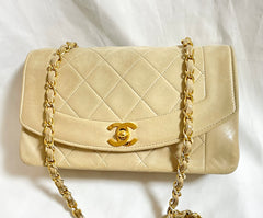 Vintage CHANEL beige lambskin classic 2.55 flap chain shoulder bag, Diana bag with gold tone CC closure. Must have daily use purse. 050310ra