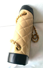 Vintage CHANEL beige and black frame lambskin 2.55 classic flap shoulder bag with golden CC. Popular purse Diana bag. 0403178