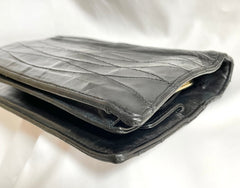 Vintage CHANEL black lambskin oval stitch clutch bag, wallet, pouch, mini purse, coin case with kiss lock case. 0410243
