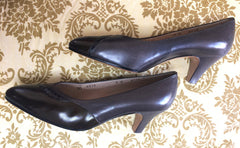Vintage Salvatore Ferragamo charcoal gray and dark brown leather pumps with snakeskin, classic pointy heel shoes. US 8D