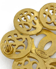 Vintage CHANEL arabesque flower brooch with CC mark. Made in France. Hat, scarf, jacket. Great gift. 050327re1