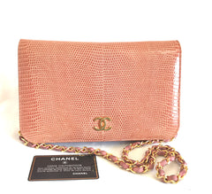 Vintage CHANEL milky pink genuine lizard leather 2.55 shoulder bag with golden CC mark and and chain strap. Rare masterpiece. 050323re10