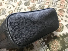 Vintage Mulberry hobo bucket black scotchgrain hobo shoulder bag with leather strap. Unisex use for daily use.
