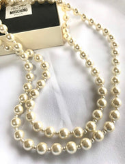 MINT. Vintage Moschino, Cheap and Chic Bijoux, double layer faux pearl necklace with golden logo charm. Rare and unique jewelry.0404042
