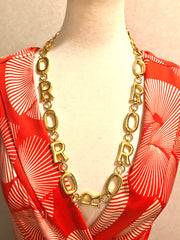 Vintage Moschino chain statement necklace with golden O and R letter charms with logos. 050323re5