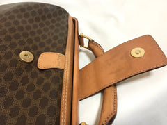 Vintage Celine brown macadam blaison doctor bag with tanned brown leather trimming. Classic unisex use bag. riri zipper. 050315r3