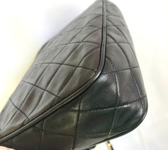 Vintage Chanel black lambskin camera bag, shoulder bag with fringe and CC stitch mark. Medium size. Good daily purse. 06020605