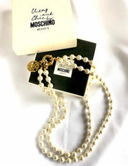 MINT. Vintage Moschino, Cheap and Chic Bijoux, double layer faux pearl necklace with golden logo charm. Rare and unique jewelry.0404042