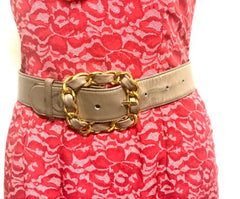 Vintage CHANEL taupe, cocoa brown color thick leather belt with gold tone chain buckle and CC stitch marks. Size for 24.5" thru 29"(63~74cm)