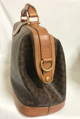 Vintage Celine brown macadam blaison doctor bag with tanned brown leather trimming. Classic unisex use bag. riri zipper. 050315r3