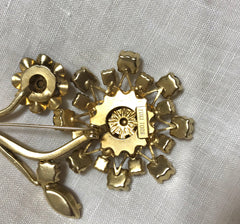 Vintage YUKI TORII crystal flower pin brooch. Good for jacket, hat, scarf etc. Elegant and classic. Best vintage gift.
