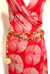 Vintage CHANEL golden chain belt with large CC motif charm. Nice and heavy, rare and gorgeous accessory. 050323re3