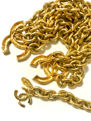 Vintage CHANEL gold chain belt with triple layer chains and two large CC mark charms at sides. Gorgeous belt. 72cm. R04101111