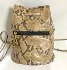 Vintage MOSCHINO by redwall snakeskin print leather mini backpack with golden M logo charm. Perfect chic and mod daily bag. 070131re1