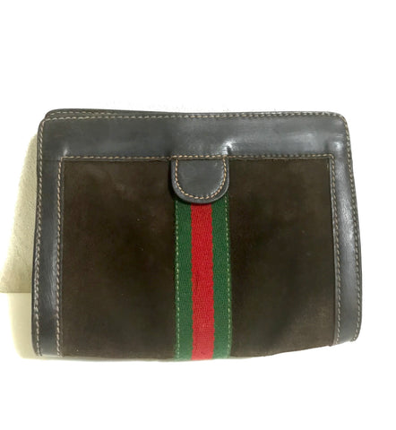 Vintage Gucci brown suede clutch purse with red and green webbing tape and Velcro closure. Webbing, Gucci Parfums collection. 050818f1