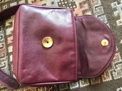 Vintage CHANEL wine fanny pack, leather belt bag with detachable chain belt and CC stitch mark on flap.  Fits 29.5" -32.6" 070502re2