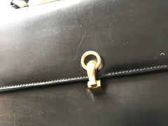 Vintage Roberta di Camerino black Kelly bag with golden R logo. Masterpiece from Roberta back in the era.