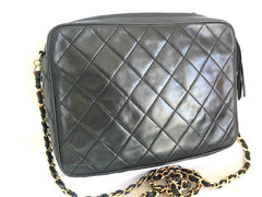 Vintage Chanel black lambskin camera bag, shoulder bag with fringe and CC stitch mark. Medium size. Good daily purse. 06020605