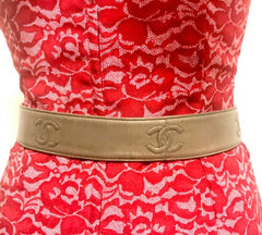 Vintage CHANEL taupe, cocoa brown color thick leather belt with gold tone chain buckle and CC stitch marks. Size for 24.5" thru 29"(63~74cm)