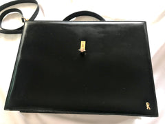 Vintage Roberta di Camerino black Kelly bag with golden R logo. Masterpiece from Roberta back in the era.