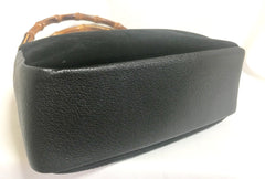 W4 Vintage Gucci black suede leather handbag with bamboo handles. Classic purse from Bamboo collection.