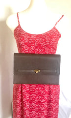 Vintage Valentino Garavani kelly bag style pigskin leather brown clutch purse, document bag. Classic vintage piece for unisex use.