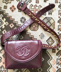 Vintage CHANEL wine fanny pack, leather belt bag with detachable chain belt and CC stitch mark on flap.  Fits 29.5" -32.6" 070502re2