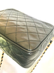 Vintage Chanel black lambskin camera bag, shoulder bag with fringe and CC stitch mark. Medium size. Good daily purse. 06020605