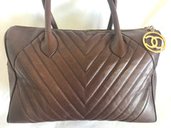 Vintage CHANEL brown caviarskin v stitch, chevron style bag, Speedy bag with golden CC charm. Classic purse for daily use.  060516re1