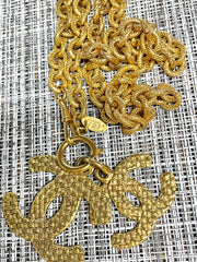 Vintage CHANEL long chain necklace with large and small CC mark pendant top. Gorgeous masterpiece jewelry. 060806k1y
